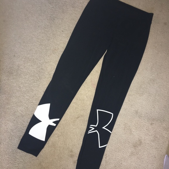 Under Armour Pants - Almost new Under Armor leggings!